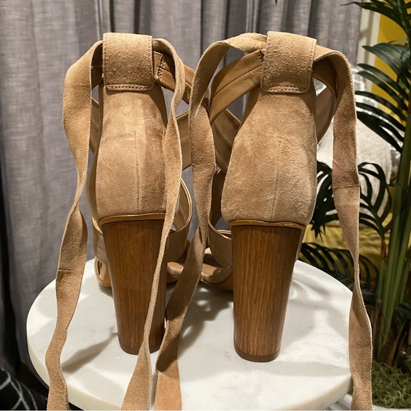 NWOT VINCE. Beatrice suede wrap heel. Size 5.5 - Picture 3 of 8